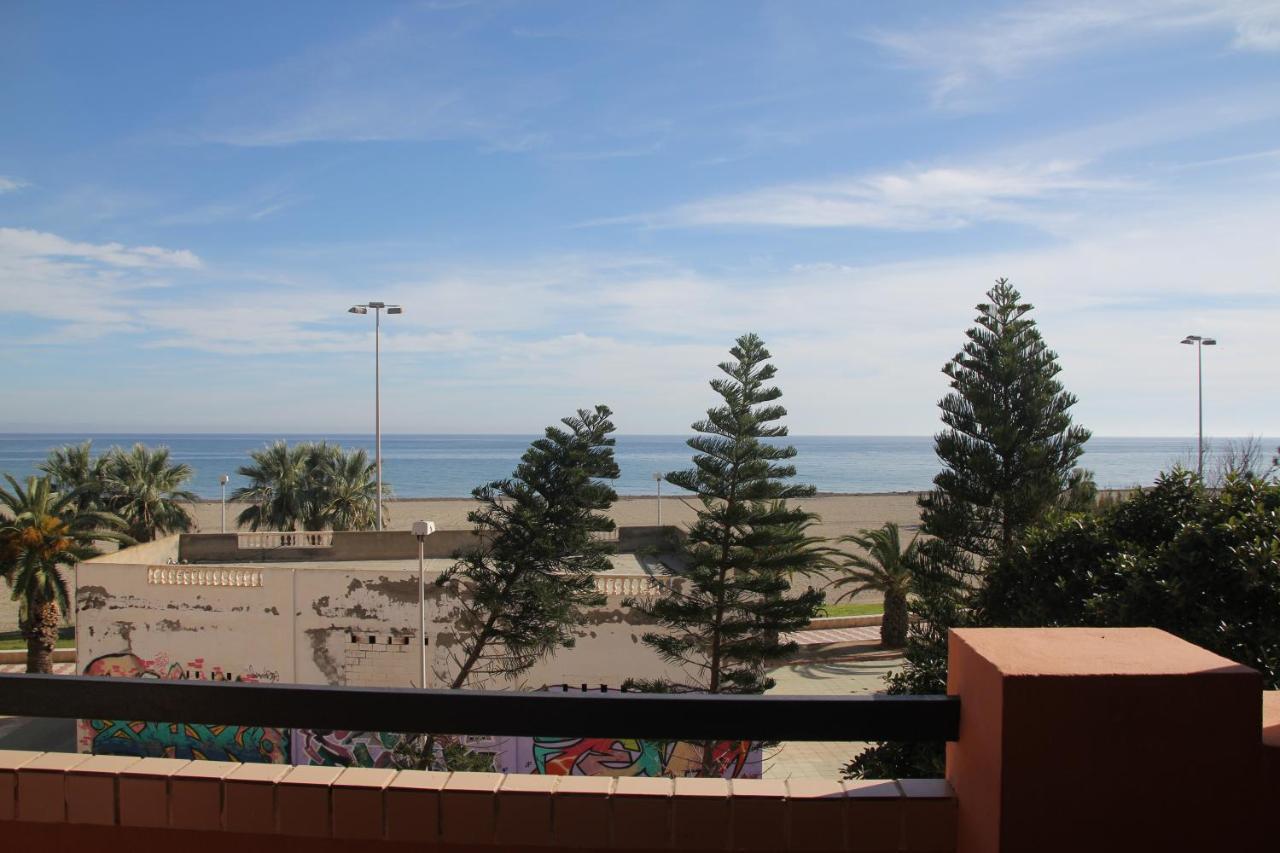Apartamento En Primera Linea De Playa, Con Vistas A La Playa Y Con Wifi Roquetas de Mar Exterior photo